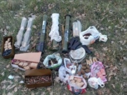 Вблизи Красноармейска СБУ обнаружила тайник боевиков с гранатометами