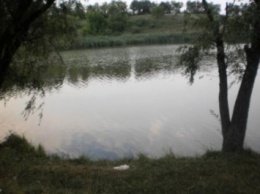 Тело погибшего мужчины достали из водоема в Кировоградской области