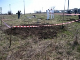 Захоронение с 18 телами обнаружили в Бахмутском районе Донецкой области