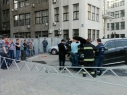 В центре Харькова сожгли элитный джип