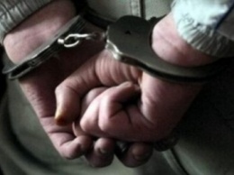 Суд арестовал мужчин, которые пытались продать оружие в Запорожье