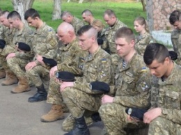 Воины одесского батальона морской пехоты прошли испытания и получили черные береты