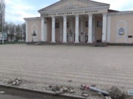 В райцентре Одесской области пьяный водитель снес ограждение возле Дома культуры