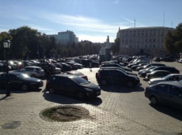 На разработку проекта паркинга под Михайловской площадью надо не 100 тысяч, а 50 млн - заммэра