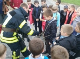 В Житомире для второклашек провели экскурсию в пожарной части
