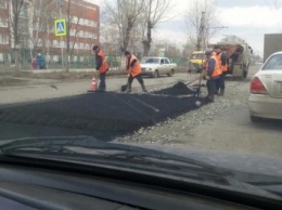 Это не ремонт: как в России "латают" дороги (ФОТО)