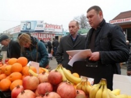 Под Одессой полицейские навели «шорох» на продуктовом рынке