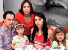 Младшая дочь Валерия Меладзе не может смириться с разводом родителей