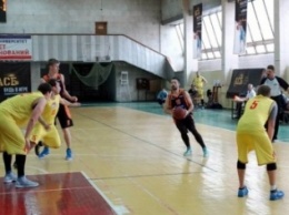 Все ялтинские клубы добились побед в мужском Чемпионате Крыма по баскетболу