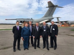 Криворожский аэропорт посетила делегация из Киева (фото)