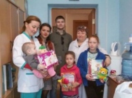 Добрые сердца макеевчан: волонтеры навестили деток-отказников