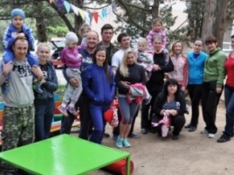 В Гаспринском детском саду № 47 родители своими силами благоустроили игровую площадку