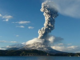 Второе землетрясение в Японии: погибли 11 человек, началось извержение вулкана