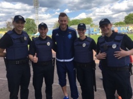 Полицейские Ужгорода устроили фотосессию со звездами футбола (ФОТО)
