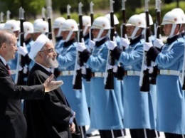 21 залп в честь приезда в Анкару Хасана Рухани: Эрдоган поразил пышной церемонией встречи президента Ирана