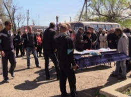В Новоалексеевке похоронили погибшего при теракте