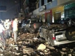 Землетрясение обрушило эстакаду на торговый центр в Эквадоре: много жертв (ФОТО, ВИДЕО)