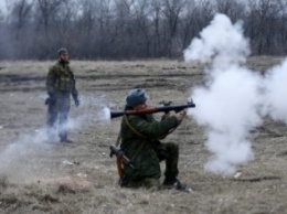 Боевики в зоне АТО продолжают вести обстрелы украинских войск