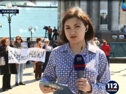 На Майдане активисты требуют от властей приложить усилия для возвращения Савченко