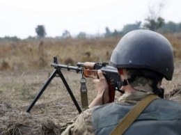 В зоне АТО за сутки погиб один украинский военный, еще трое ранены