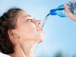 Чрезмерное употребление воды может навредить здоровью человека