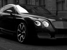 В центре Москвы Bentley Continental угнали вместе с хозяйкой