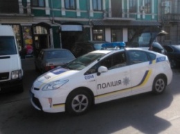 Активисты "Дорожного контроля" собрали коллекцию нарушений полицейскими в Одессе правил парковки (ФОТО)