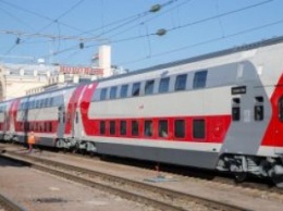Россия: Двухэтажный поезд выходит на маршрут Петербург-Адлер