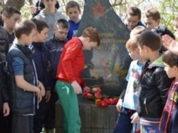 В День Освобождения Ялты от немецко - фашистских захватчиков в Гаспре молодежь провела Митинг Памяти