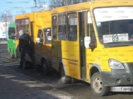 В Николаеве активисты проверили, подвезут ли их без денег на маршрутке