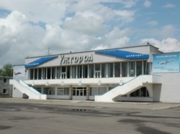Аэропорт Ужгорода снова возобновил работу