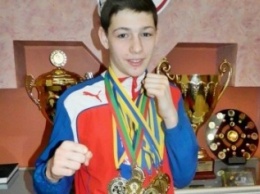 Запорожец Егор Адэ стал чемпионом Украины по боксу