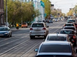 Около Привоза хотят запретить автомобилистам выезжать на трамвайные рельсы
