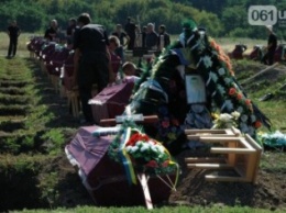 На Кушугумском кладбище на могилы неизвестных военных установят надгробия