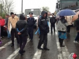 На Николаевщине заблокировали трассу «Николаев-Одесса»