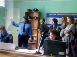 В Новой Каховке школьники побывали на экскурсии в отделе полиции