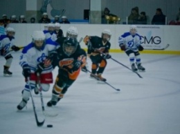Юные волгоградские хоккеисты увезли из Ялты севастопольский кубок