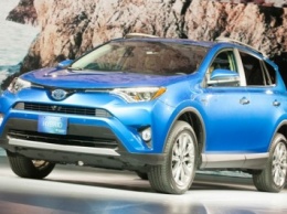 Кроссовер Toyota RAV4 стал самым востребованным авто в России