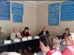 В Красноармейске (Покровске) в ГЦЗ «Под одной крышей» собрали горожан, которым требуется консультативная помощь