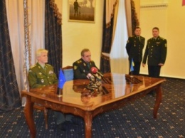 В.Муженко обсудил реформирование ВСУ с председателем Военного комитета НАТО