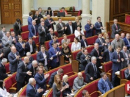 Депутаты не стали рассматривать проект закона, который позволяет Луценко возглавить ГПУ