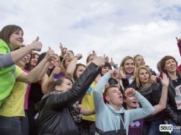 В Днепродзержинске состоялся флешмоб «Живи танцуя»