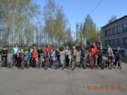 В Першотравенске школьникам проводят вело-экскурсии