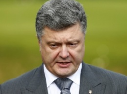 Порошенко принял решение о мобилизации: вместо новой волны - больше денег украинским воинам