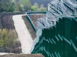 Как выглядит Стена на границе Украины с Россией (ФОТО)