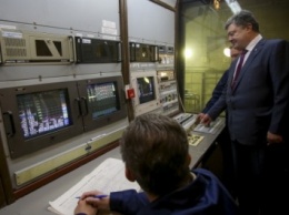 П.Порошенко пообещал поддержку для вывода на новые рынки сбыта украинских авиастроителей