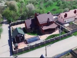 Вице-премьер Кистион построил особняк на земле своего водителя - СМИ