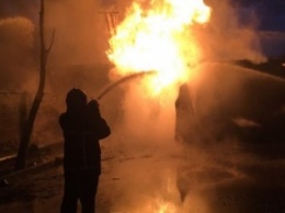 На Харьковщине в гараже загорелось 10 тонн топлива