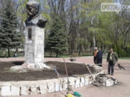 В Авдеевке отремонтируют памятник Тарасу Шевченко (ФОТО)