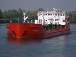 Сотрудники МЧС не будут задействованы в тушении пожара на танкере в Каспийском море